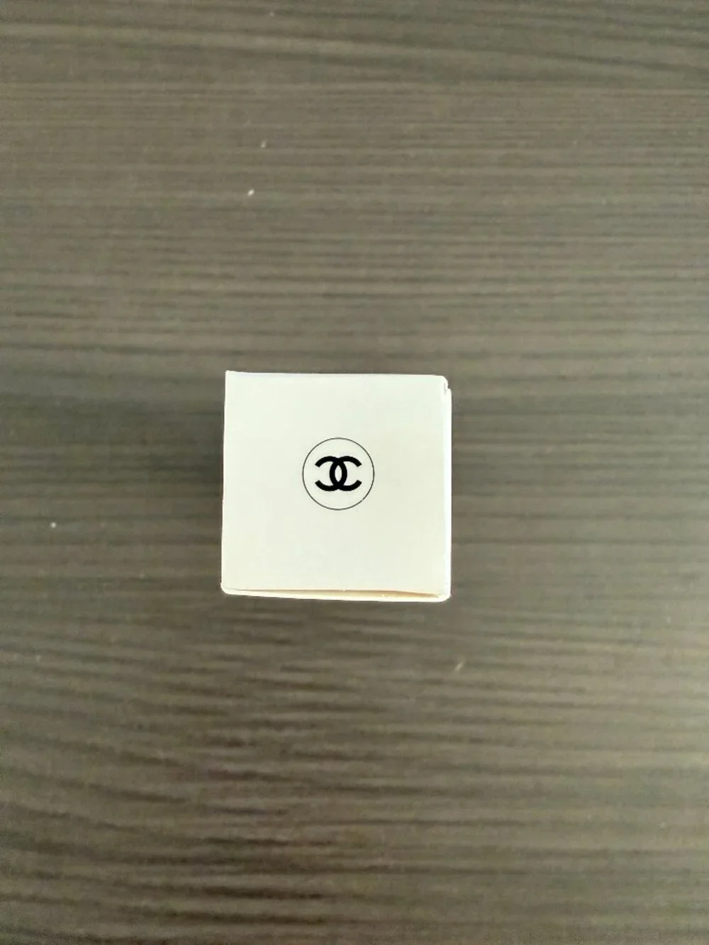 Chanel Hydra Beauty Micro Sérum Lèvres intense hydrating replenishing lip serum.